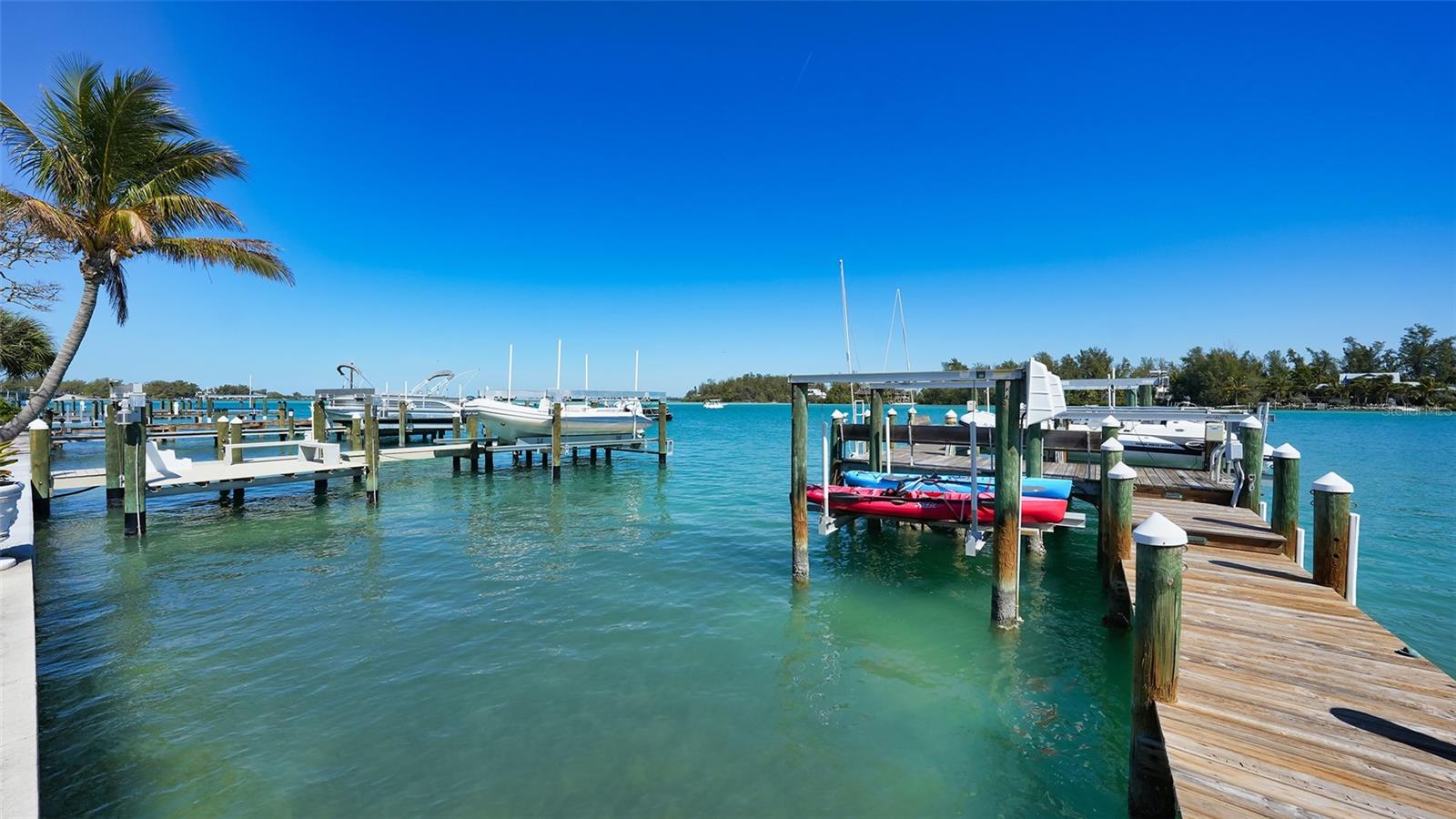 LONGBEACH ON LONGBOAT KEY - Residential