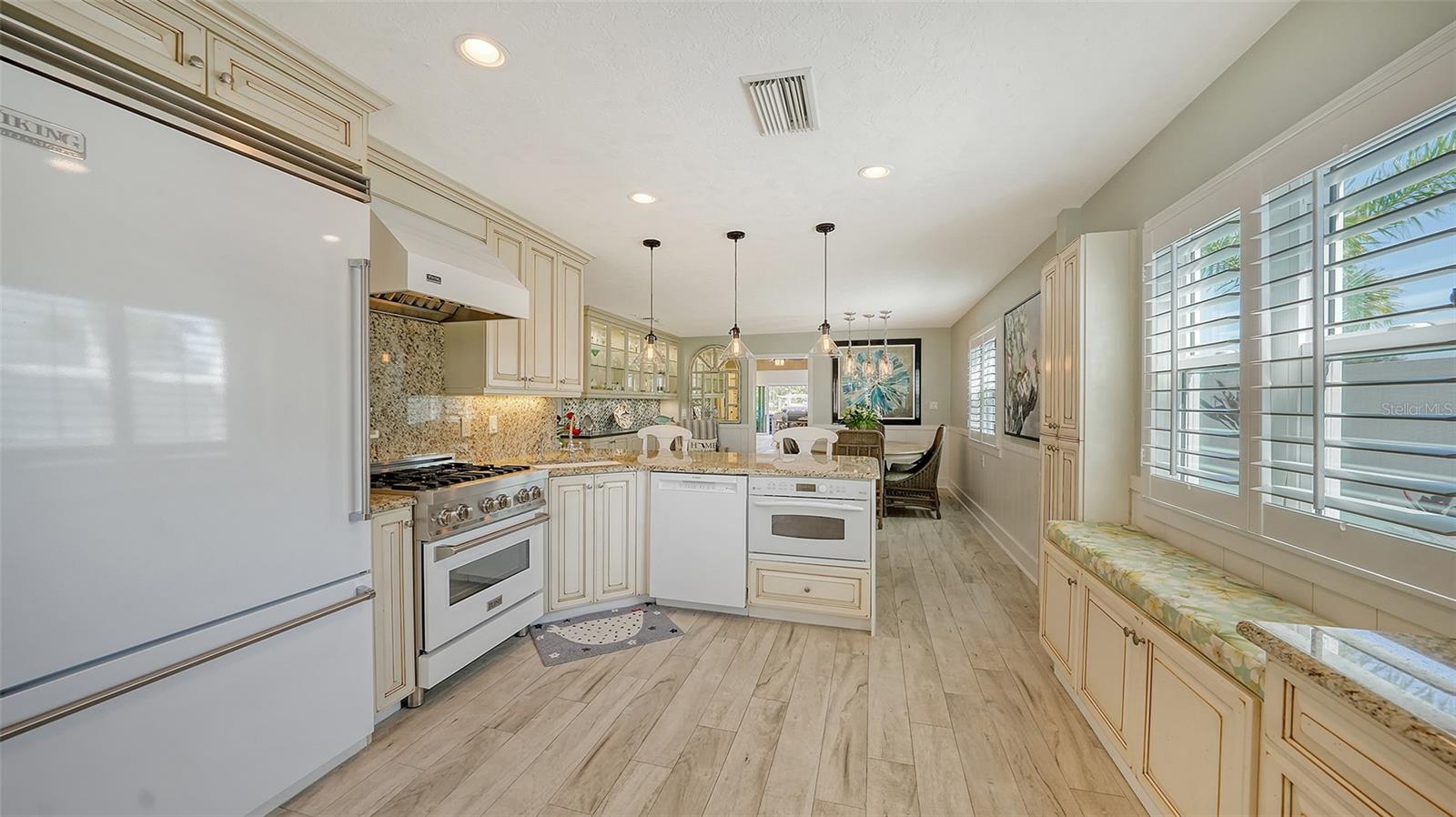 LONGBEACH ON LONGBOAT KEY - Residential