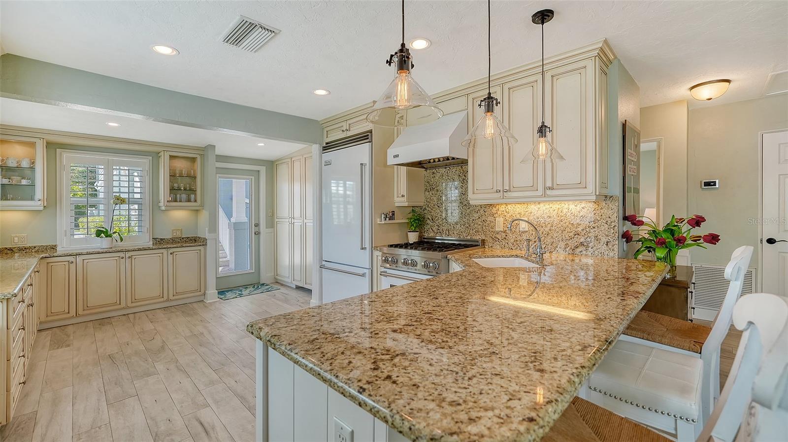 LONGBEACH ON LONGBOAT KEY - Residential