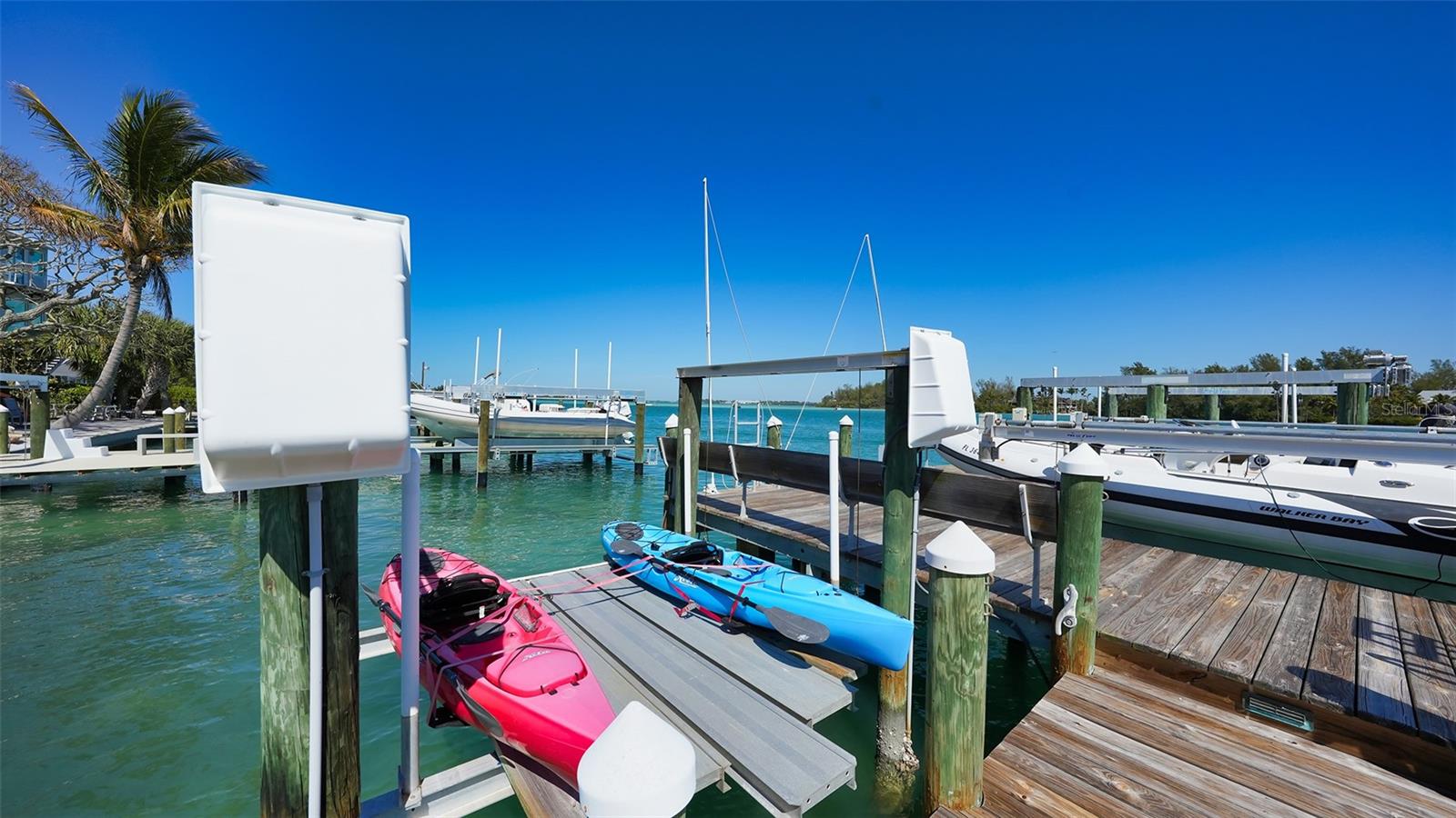 LONGBEACH ON LONGBOAT KEY - Residential