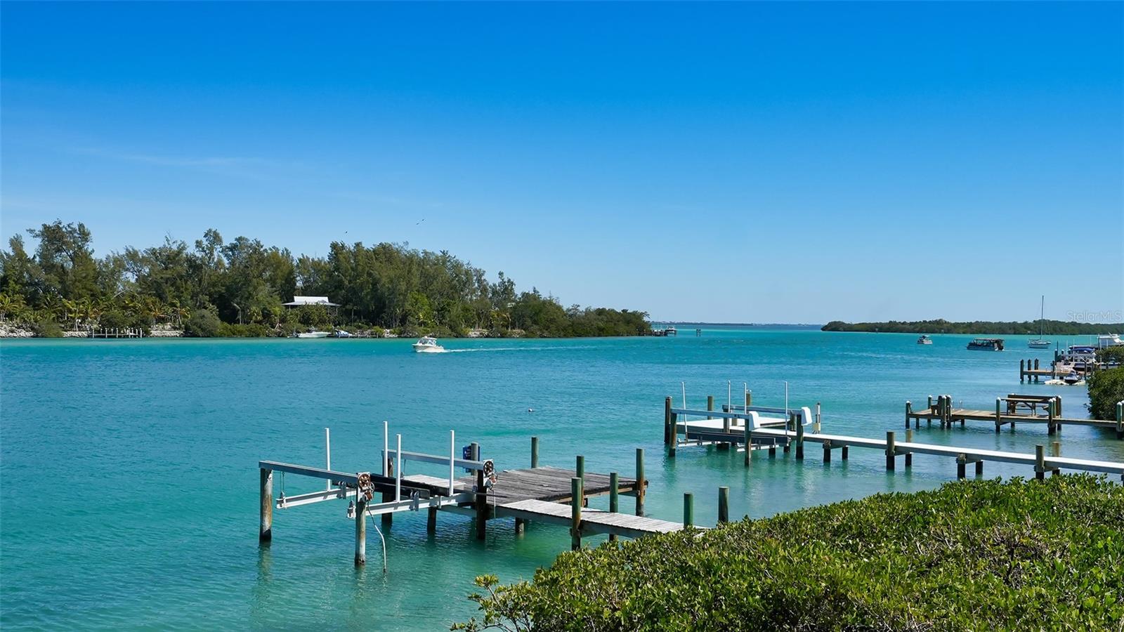 LONGBEACH ON LONGBOAT KEY - Residential