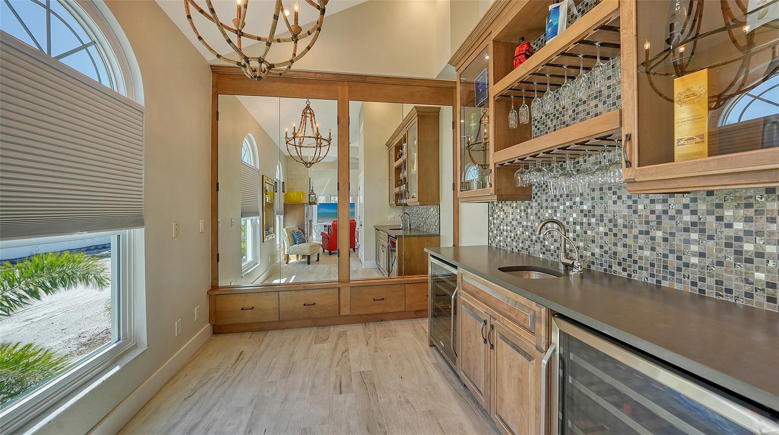 LONGBEACH ON LONGBOAT KEY - Residential