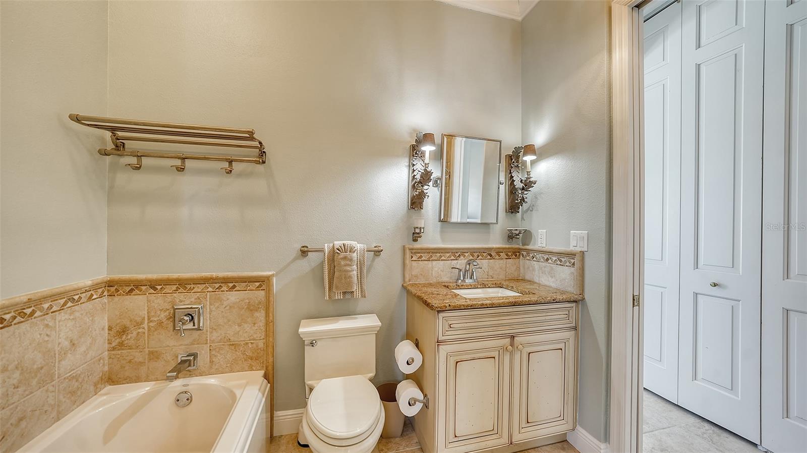 LONGBEACH ON LONGBOAT KEY - Residential