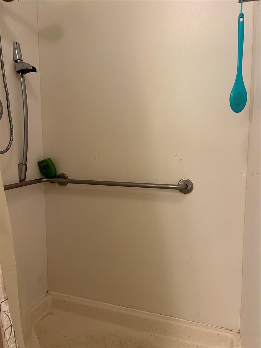 TRI-PAR ESTATES - Residential