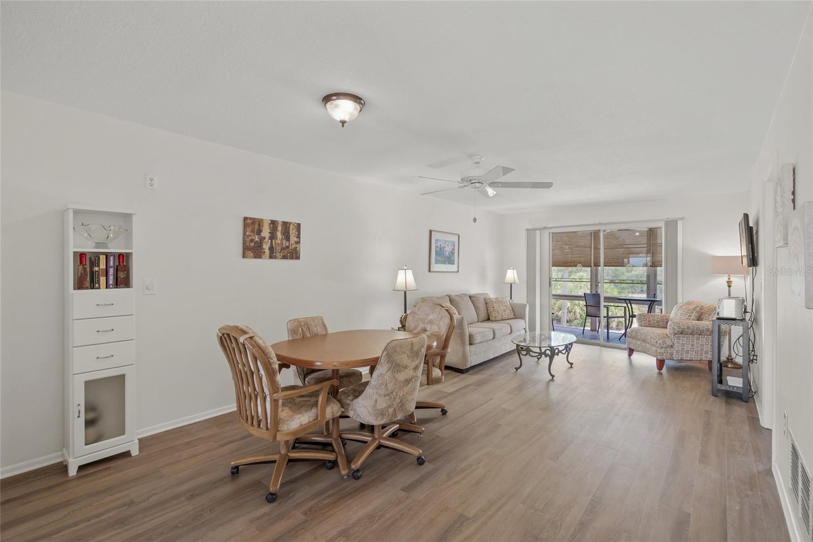 HOLIDAY APTS - Residential Lease