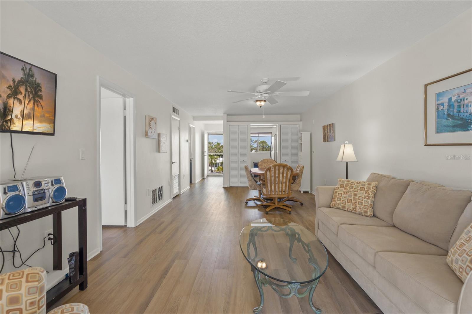 HOLIDAY APTS - Residential Lease