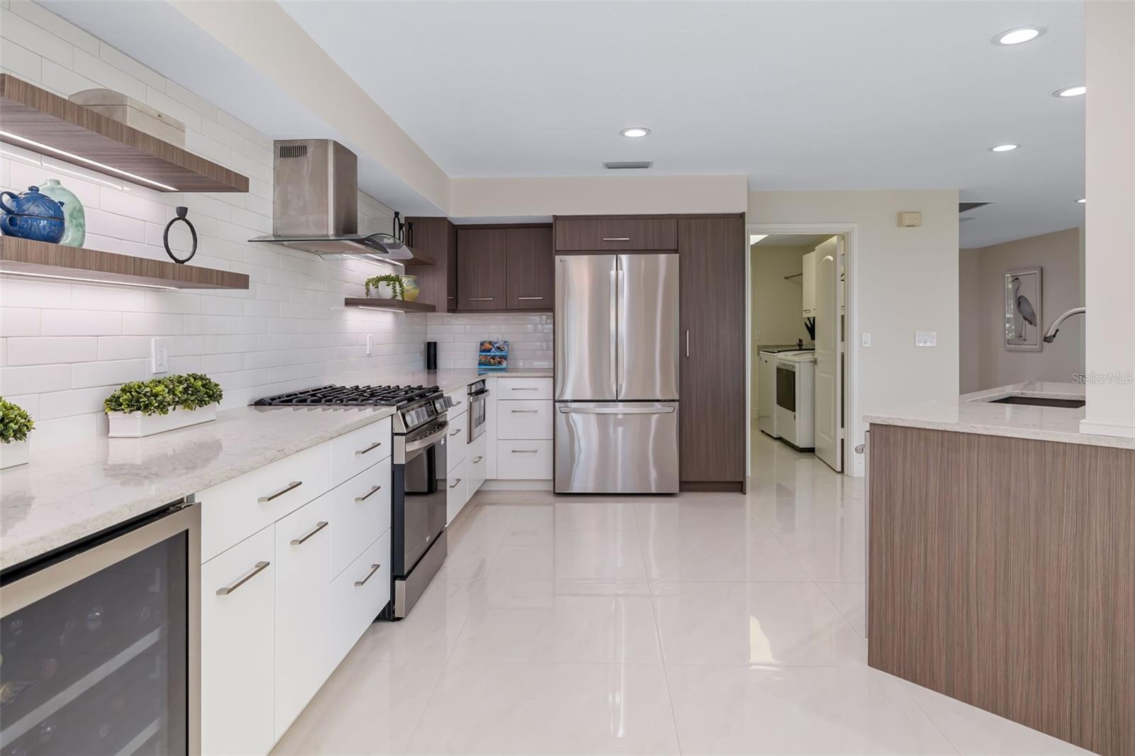 LIDO BEACH - Residential