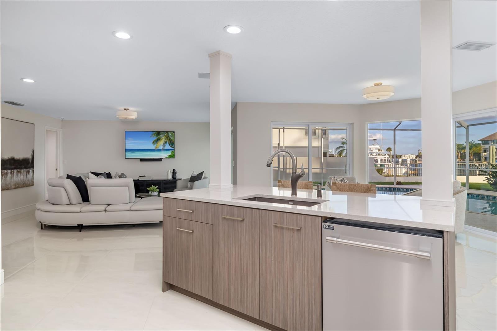 LIDO BEACH - Residential