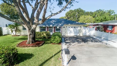 A home in LARGO