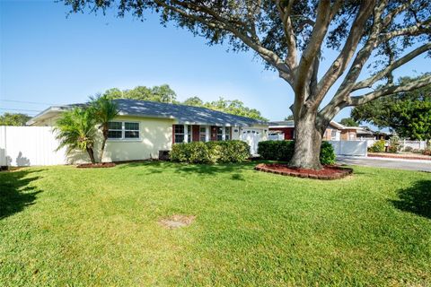 A home in LARGO