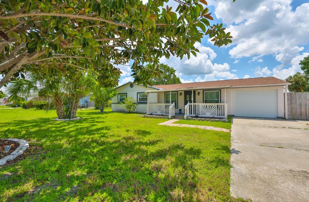Photo of 812 White Heron Boulevard, Ruskin, FL 33570 (MLS # TB8419260)