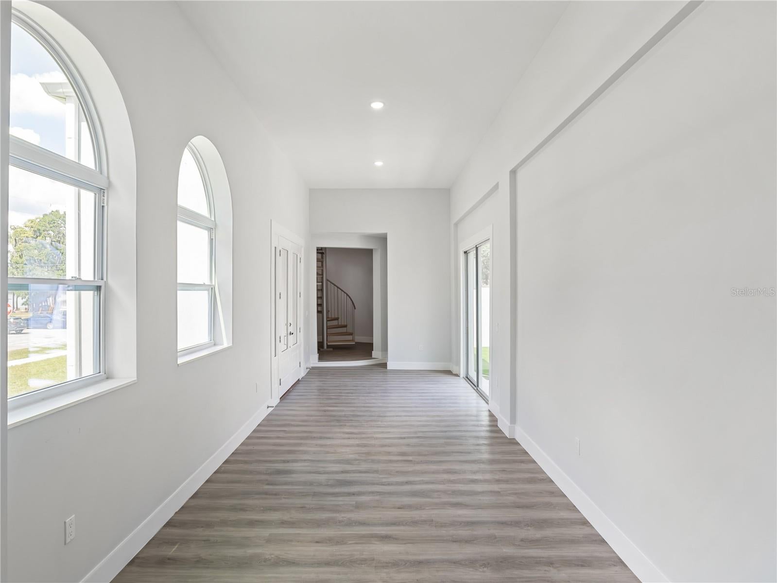 1190 W LAKESHORE DRIVE