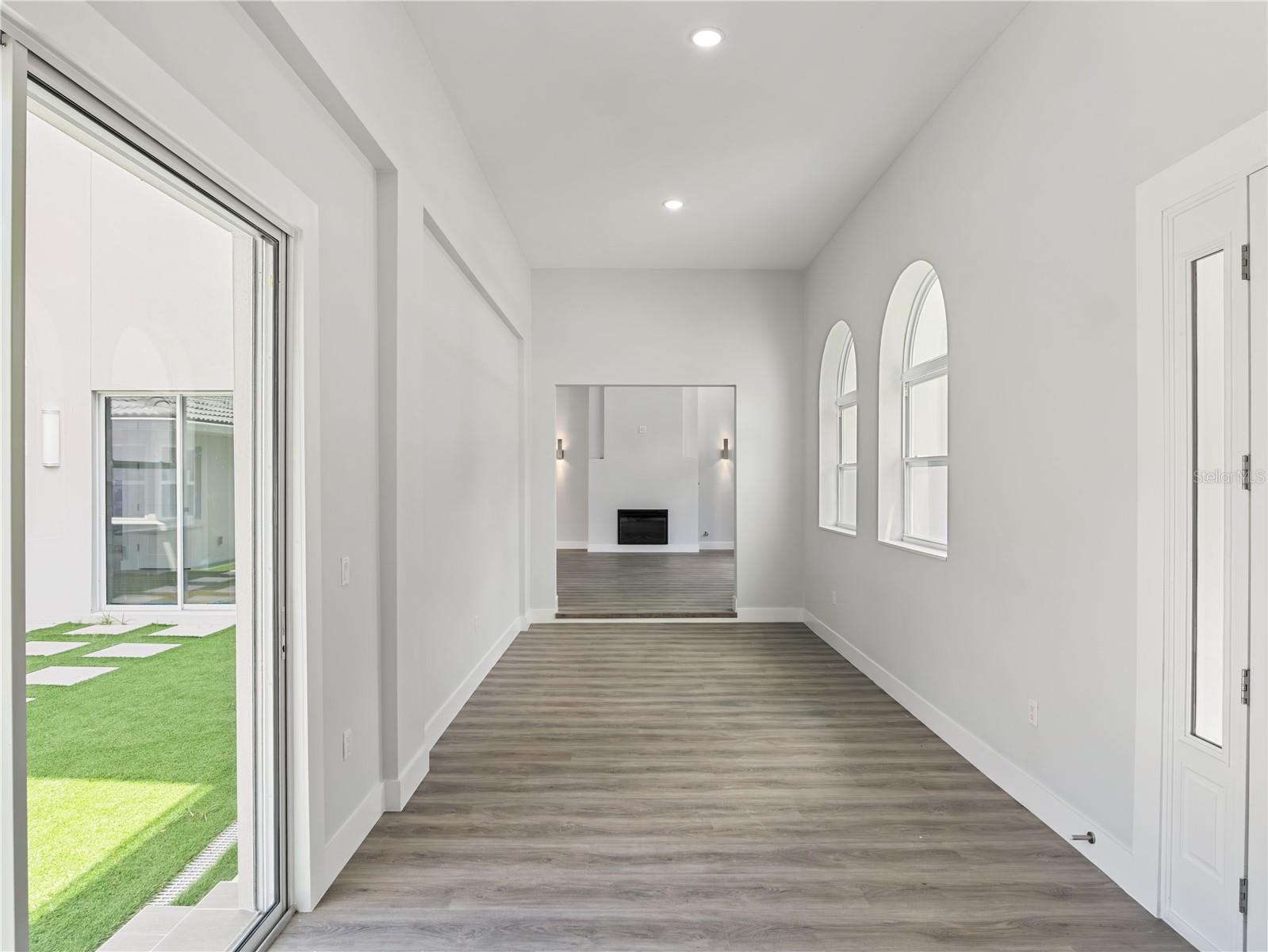 1190 W LAKESHORE DRIVE