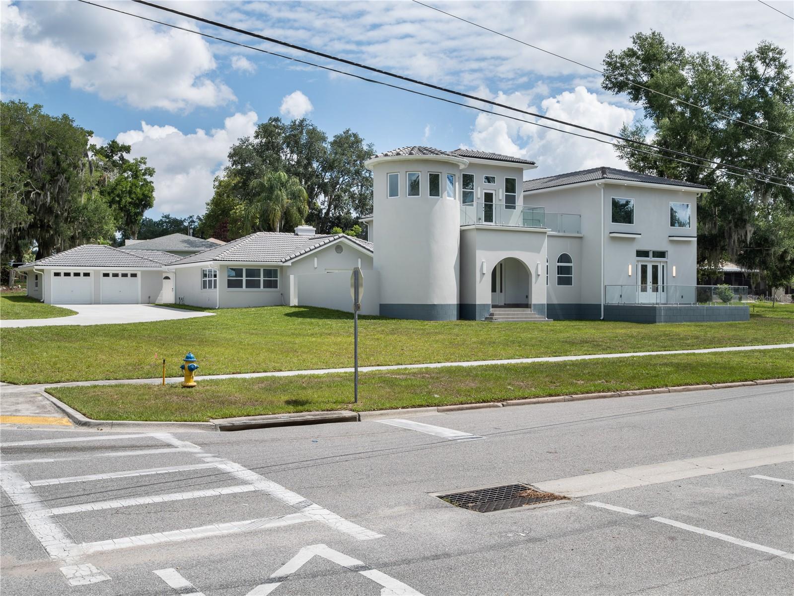 1190 W LAKESHORE DRIVE