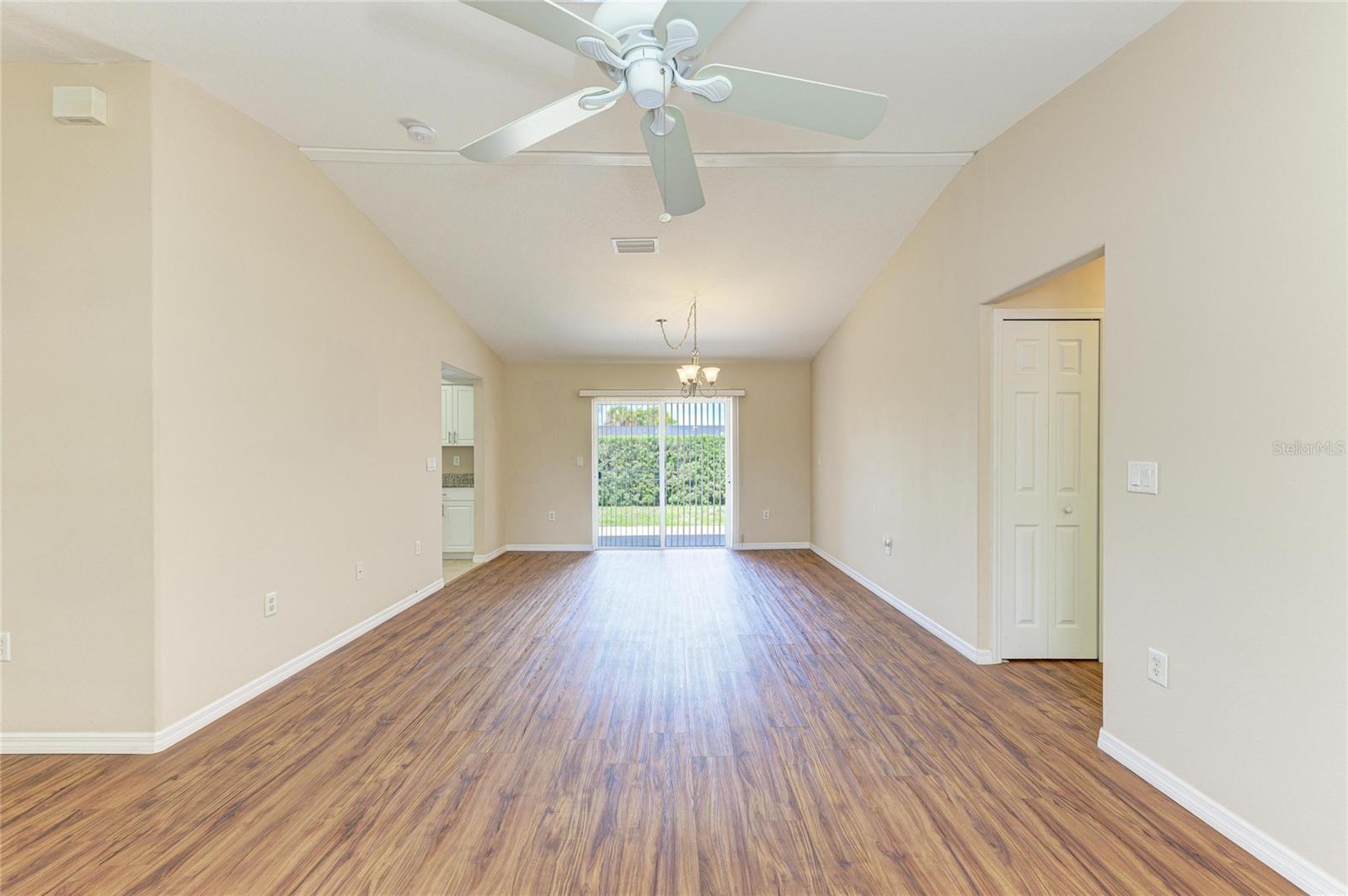 SOUTH VENICE - Residential