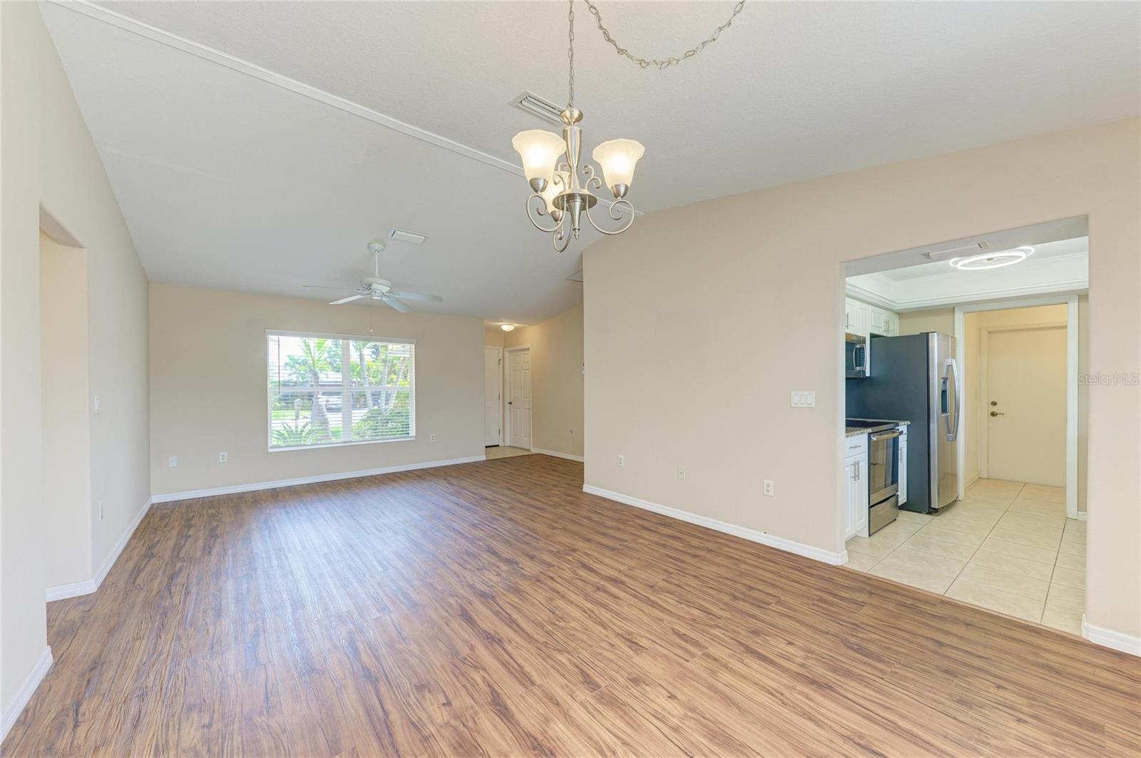 SOUTH VENICE - Residential