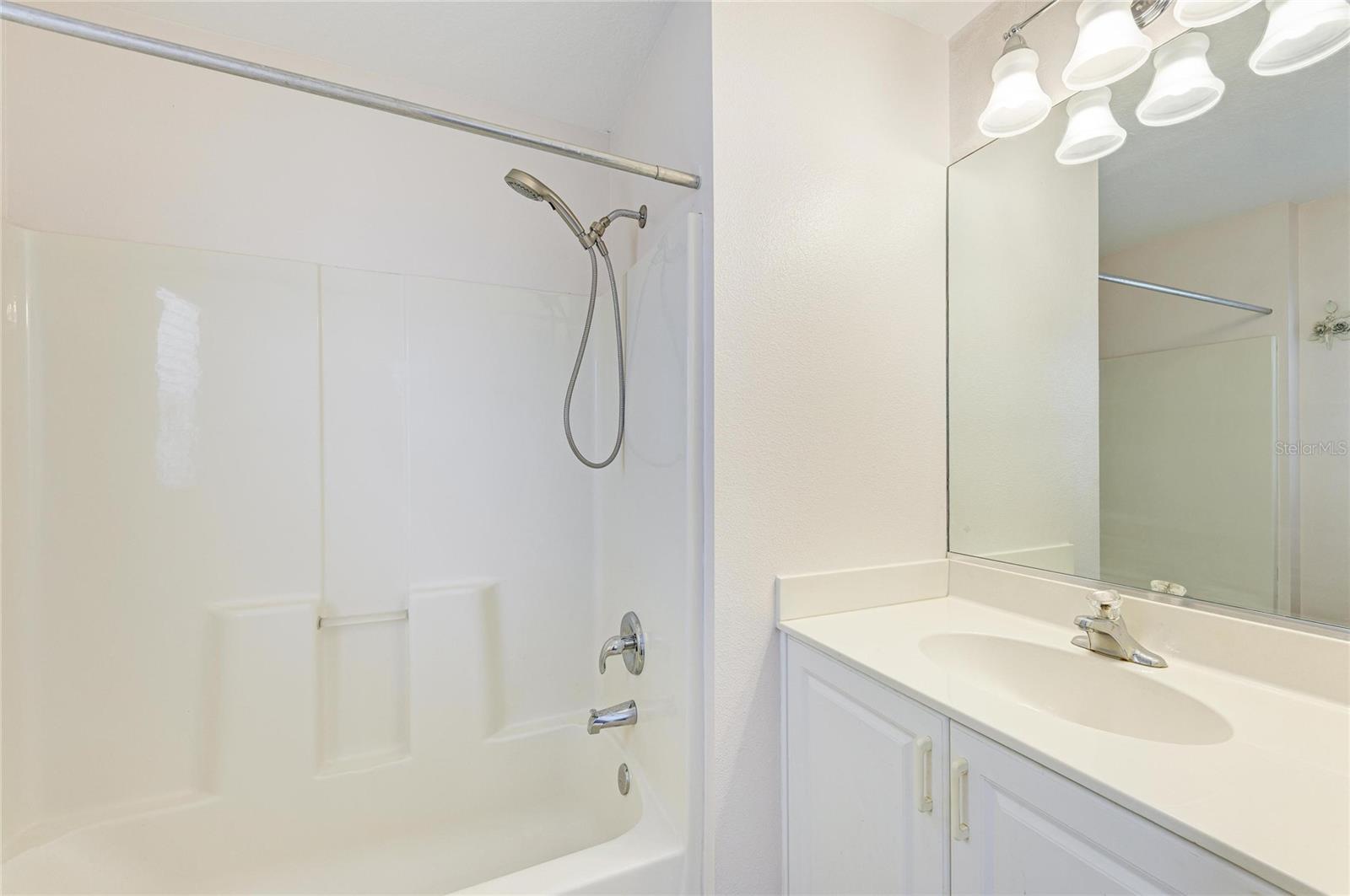 SOUTH VENICE - Residential