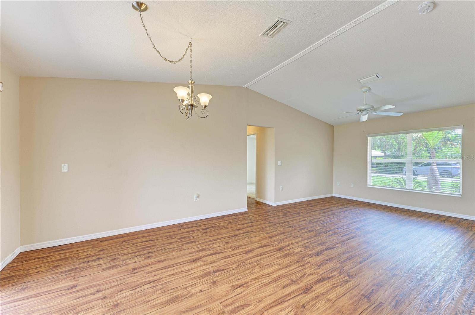 SOUTH VENICE - Residential