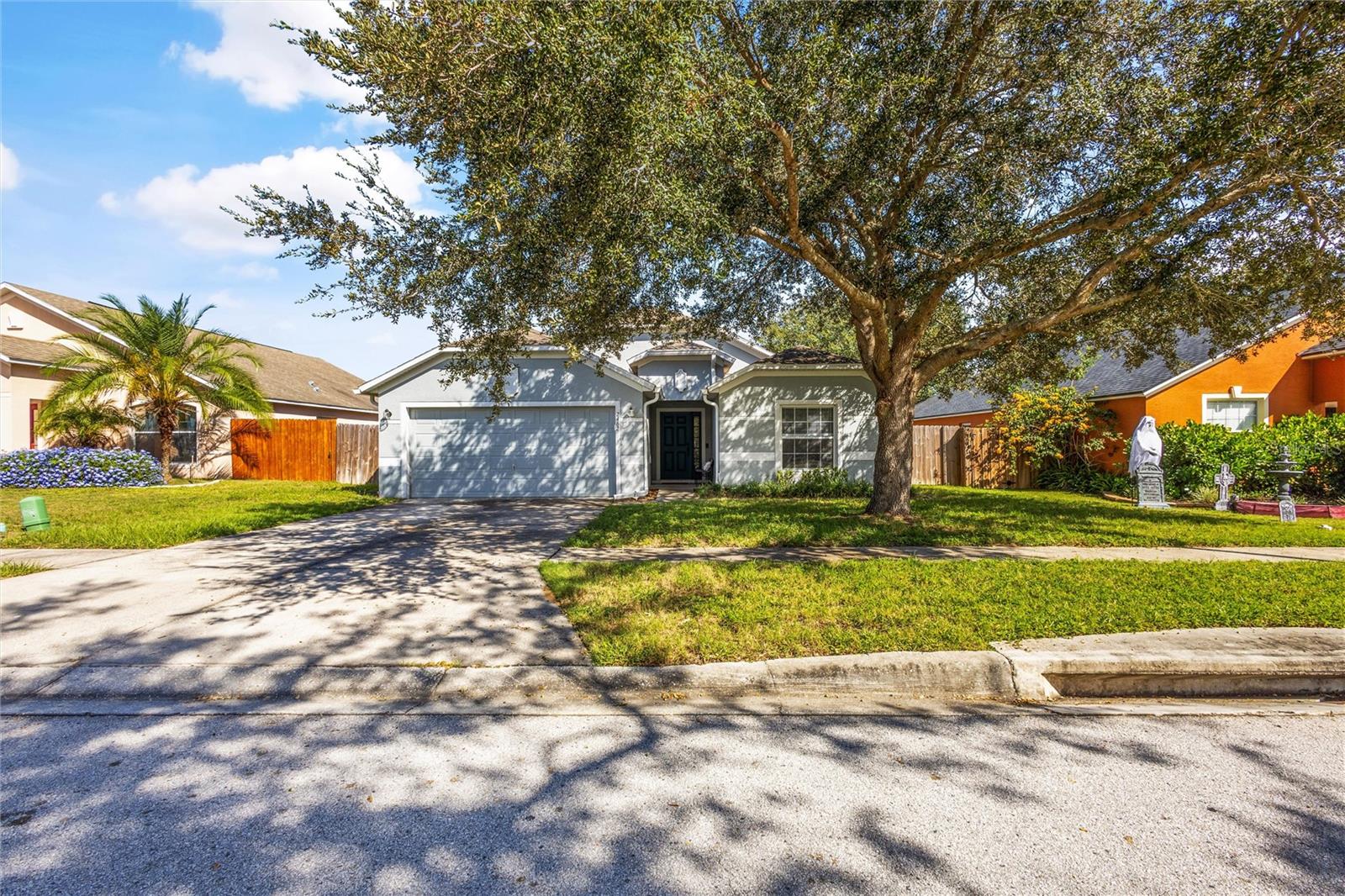 CHELSEA OAKS - Residential