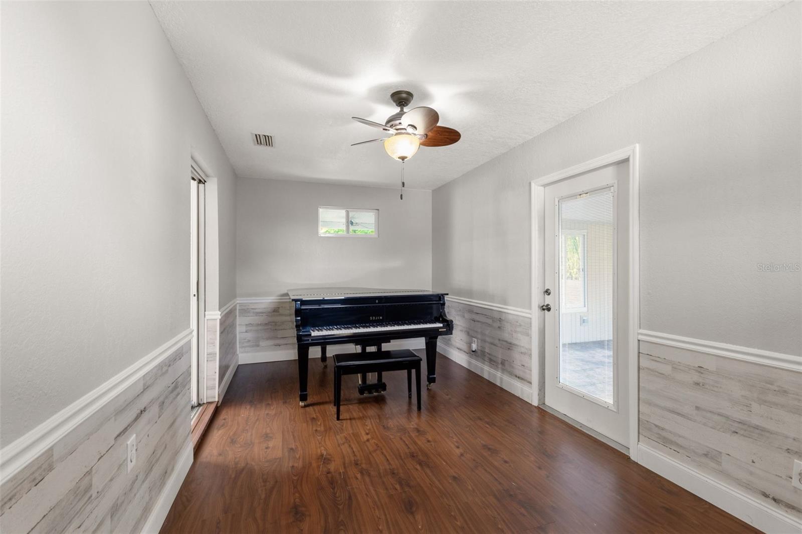 SCOTT LAKE VILLAGE - Residential