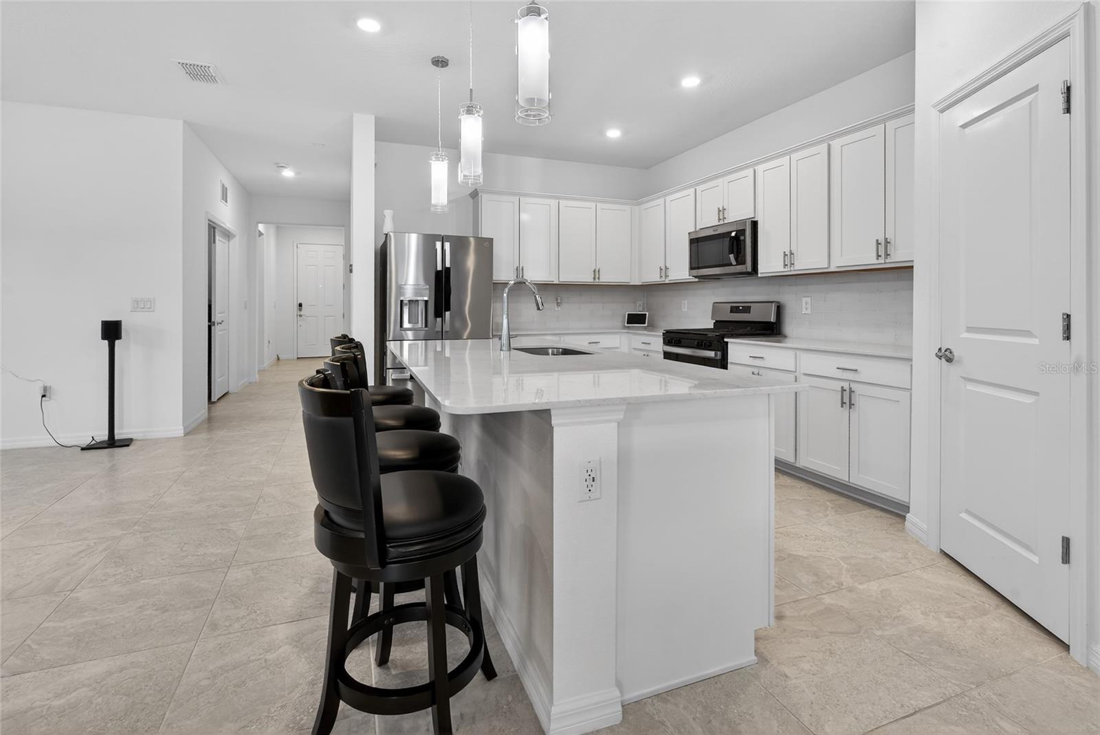 BREAKWATER - Residential