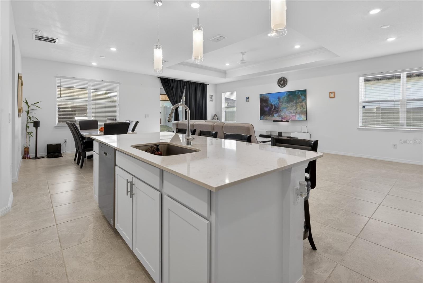 BREAKWATER - Residential