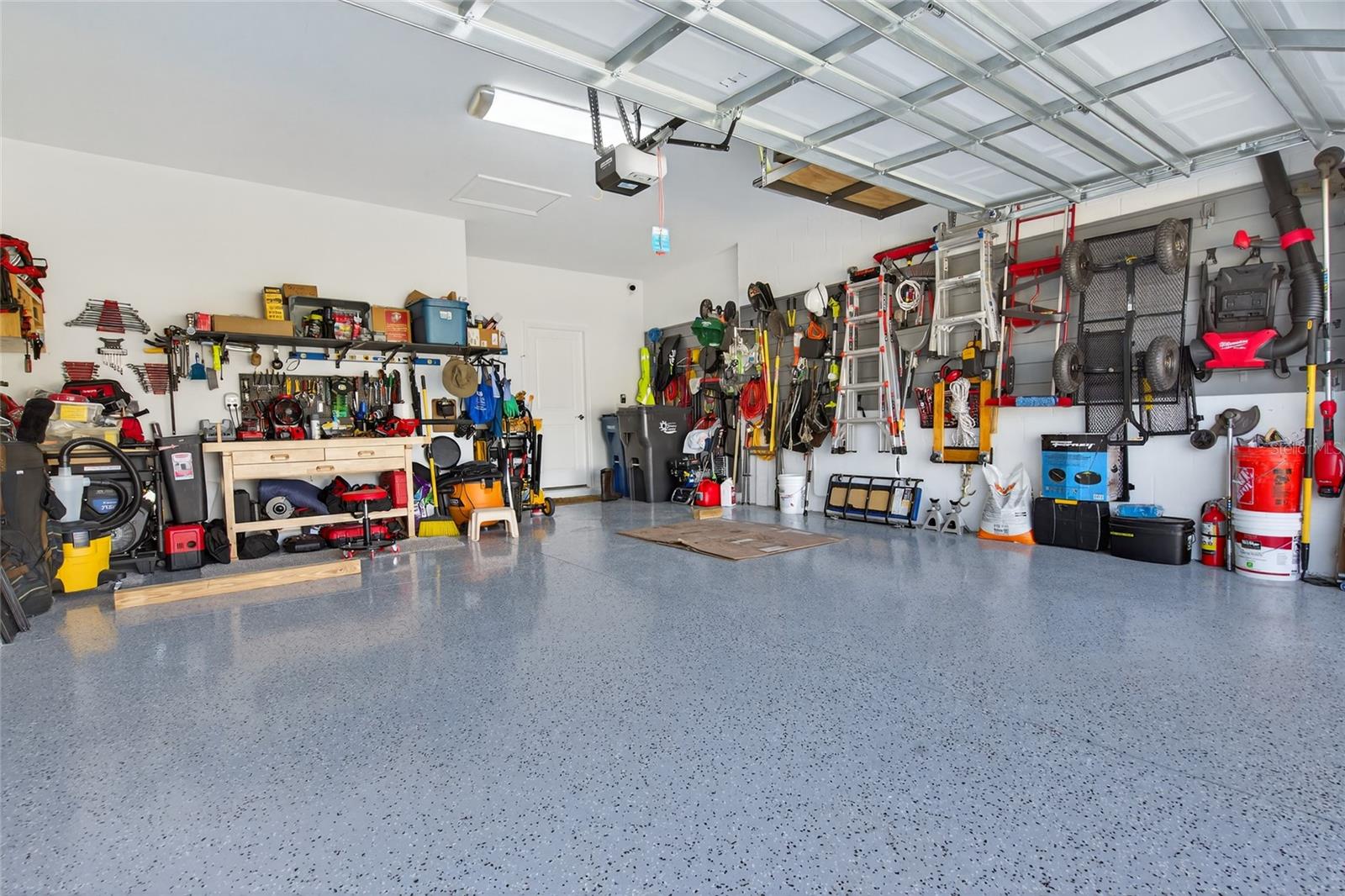 BREAKWATER - Residential