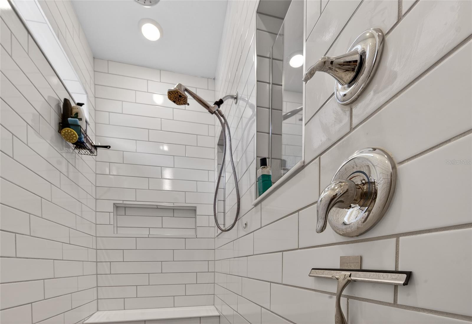 BREAKWATER - Residential