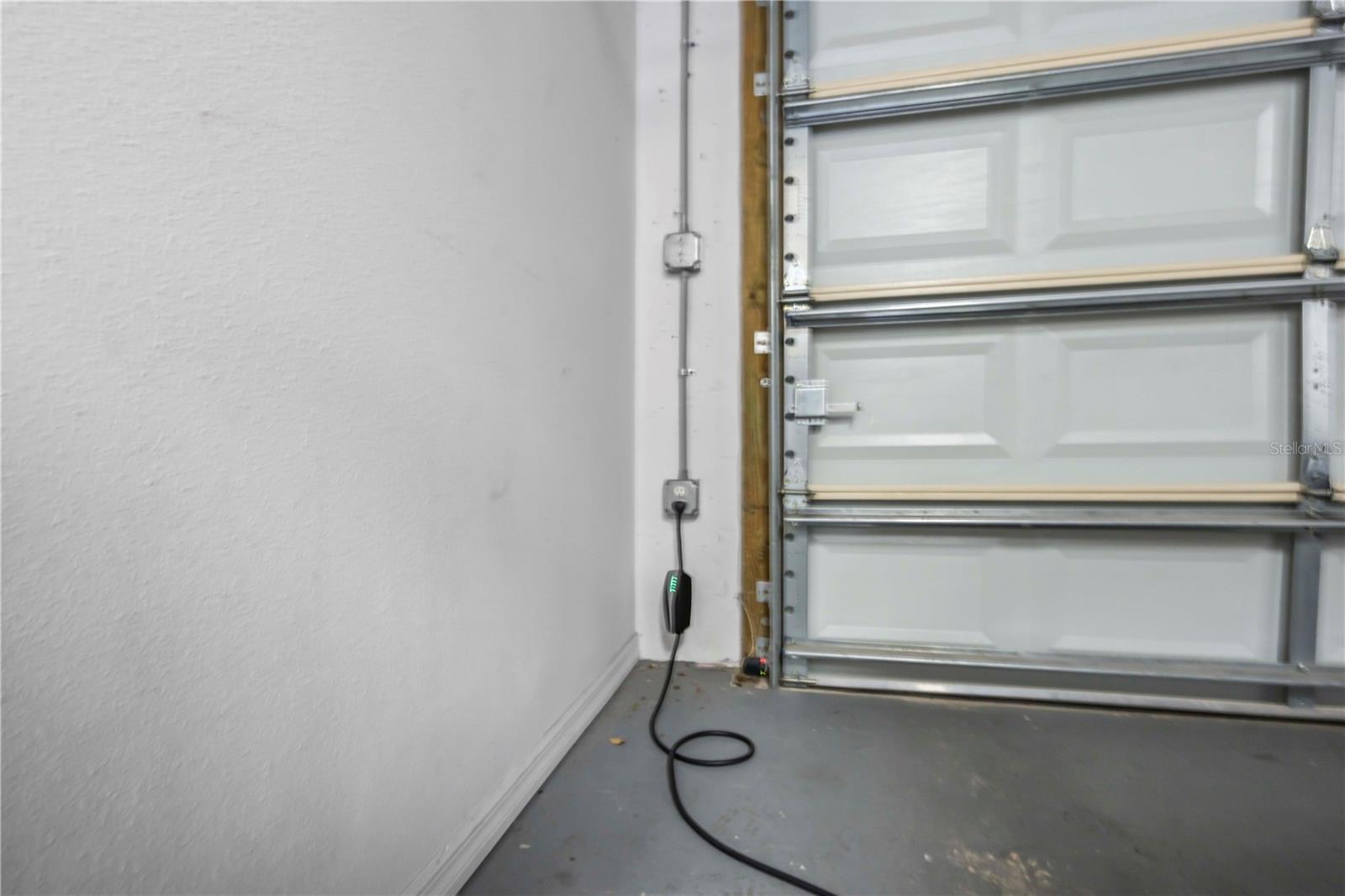 WELLS COURT CONDO ASSOC INC - Residential