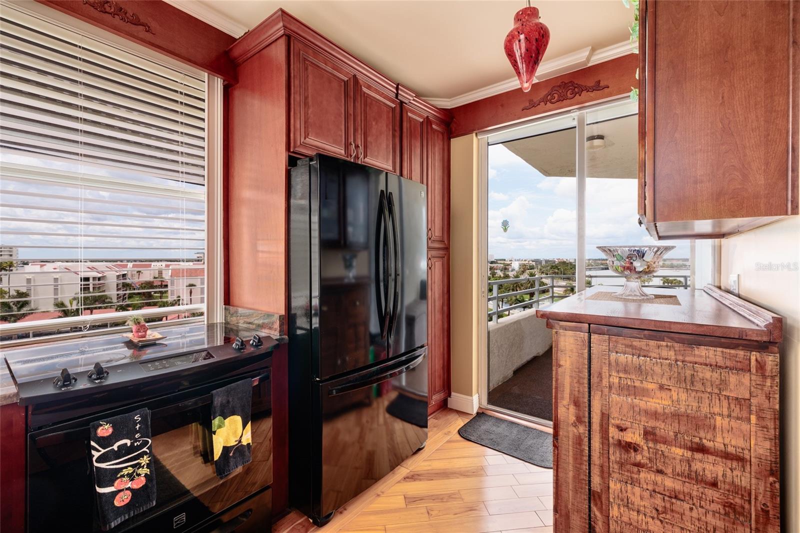 HARBOURSIDE CONDO - Residential