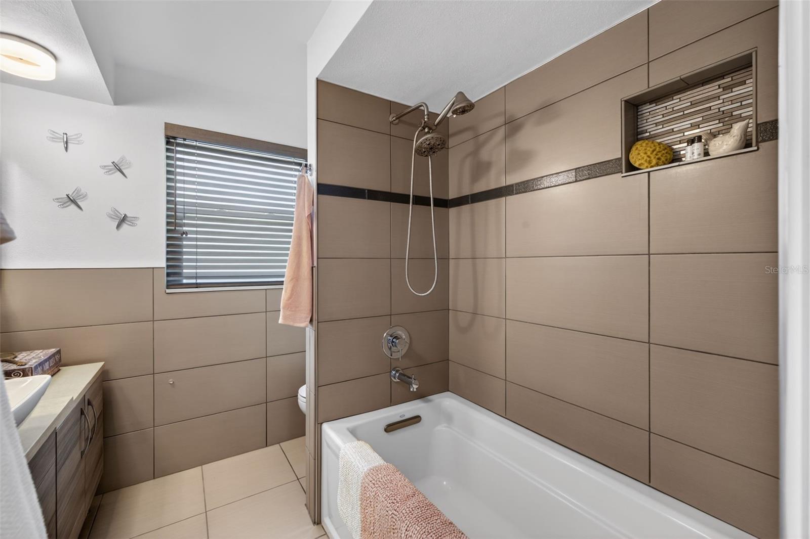 BROADWATER UNIT 2 BLK L REP - Residential