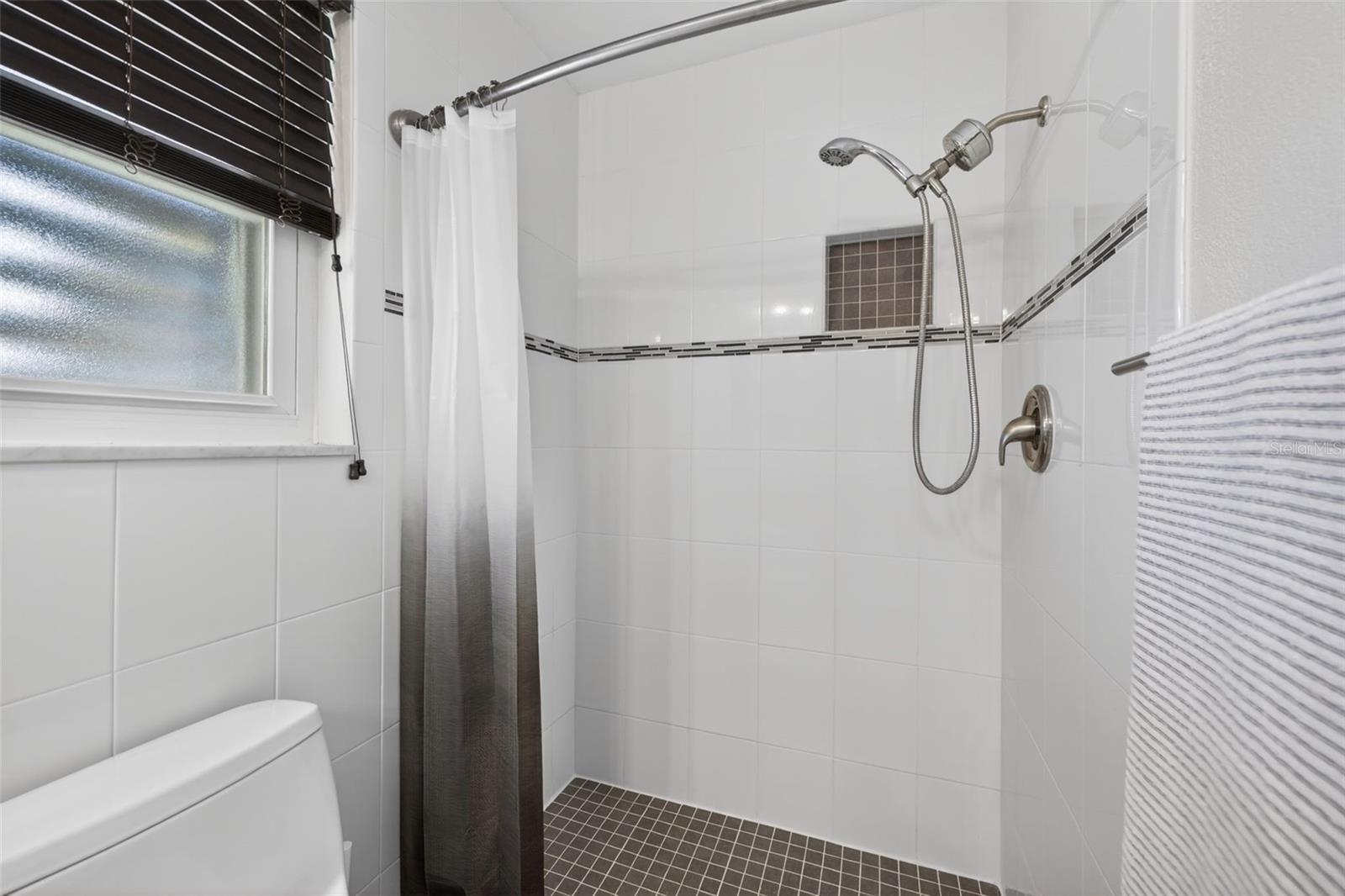 BROADWATER UNIT 2 BLK L REP - Residential