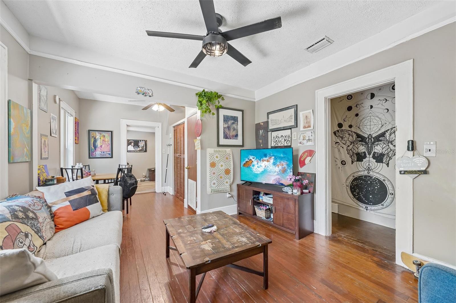 OAK VILLA SUB - Residential