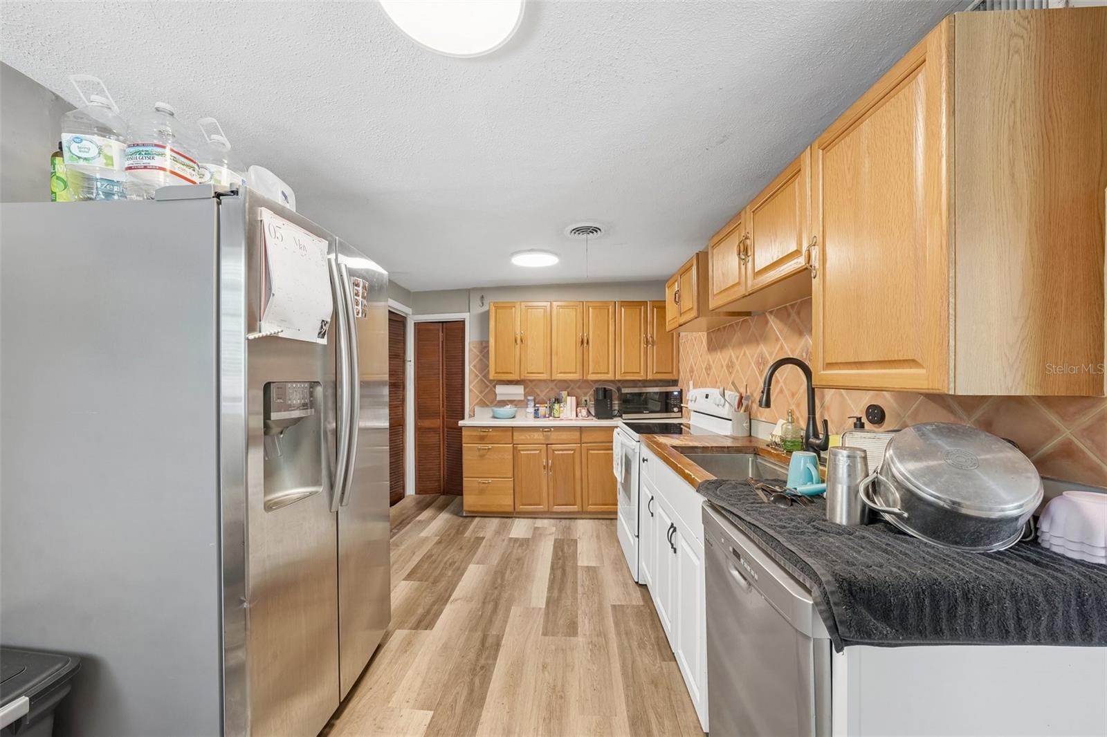OAK VILLA SUB - Residential