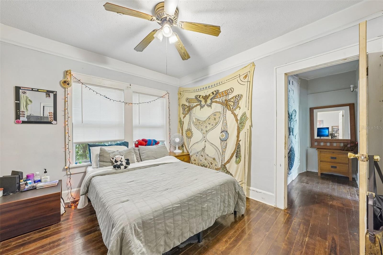 OAK VILLA SUB - Residential