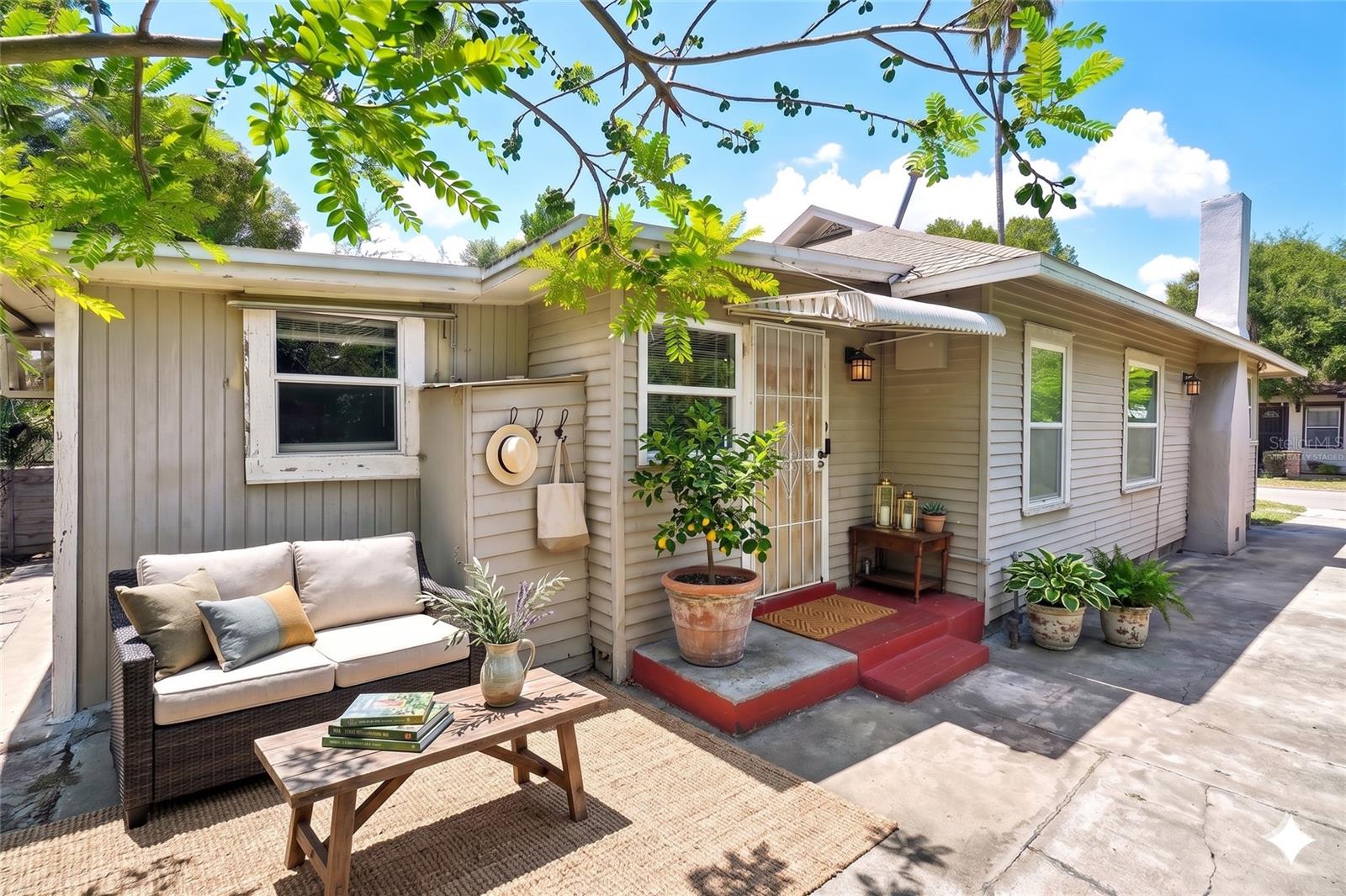 OAK VILLA SUB - Residential