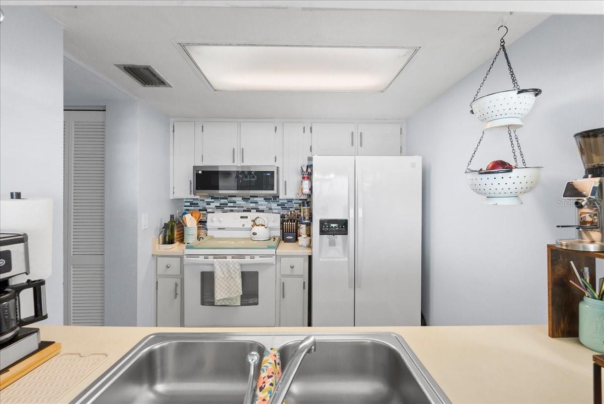 OCEAN VIEW MANOR CONDO - Residential