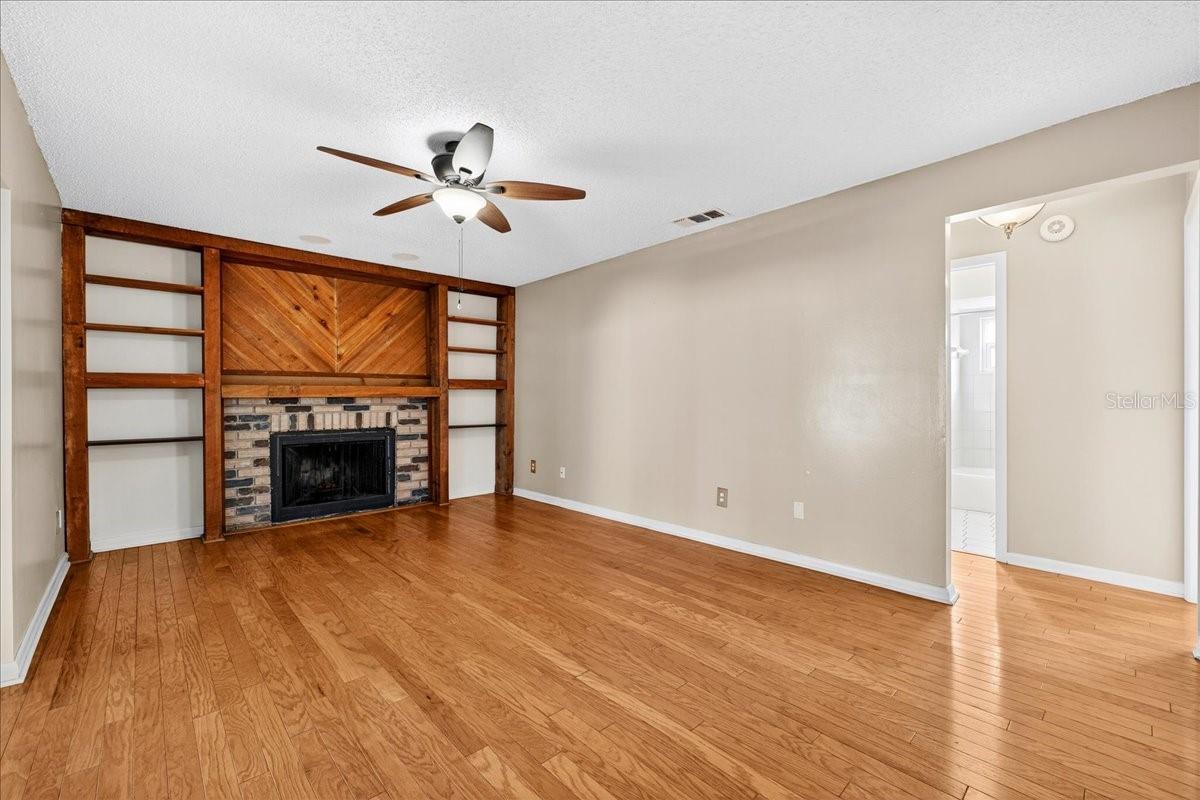 FOUR WINDS ESTATES UNIT 5 - Residential