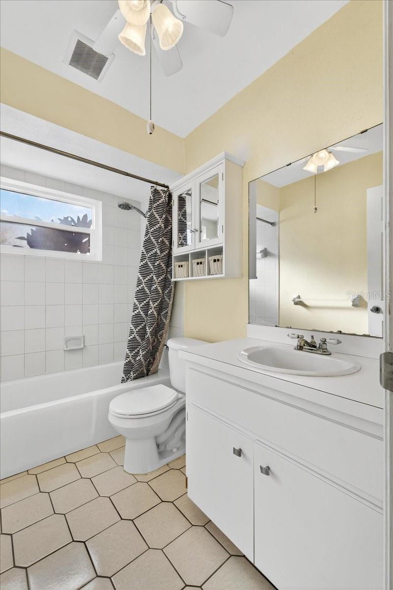 FOUR WINDS ESTATES UNIT 5 - Residential