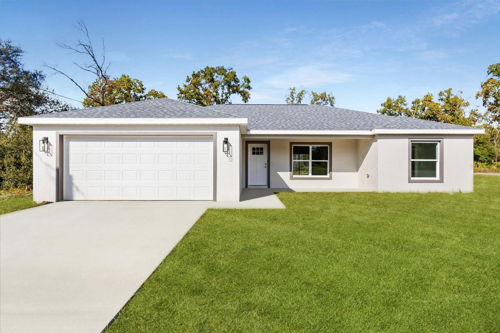 Photo of 32 Fisher Lane Way, Ocklawaha, FL 32179 (MLS # G5102506)