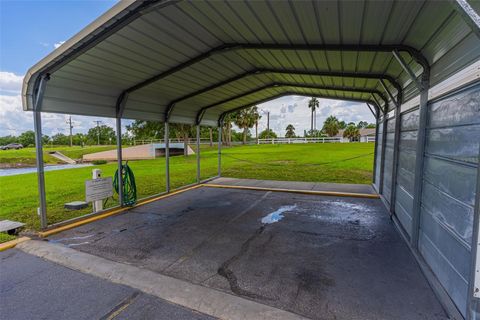 A home in LAKE WALES