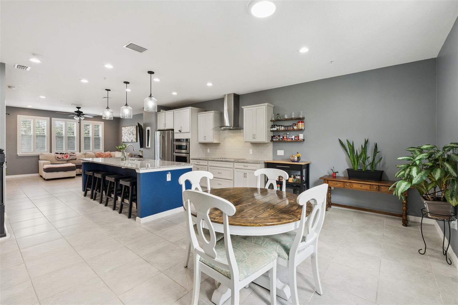 476 PORTICO COURT