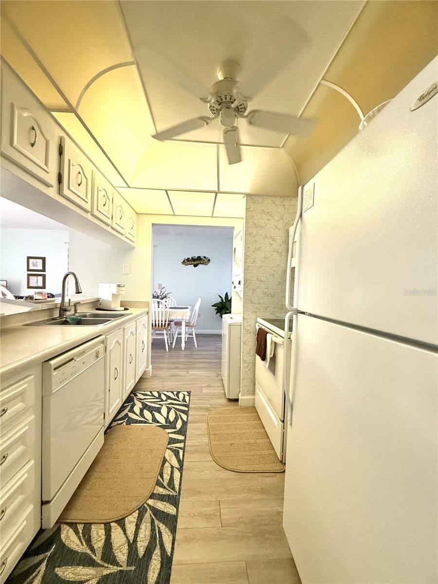 LA CASA CONDO - Residential