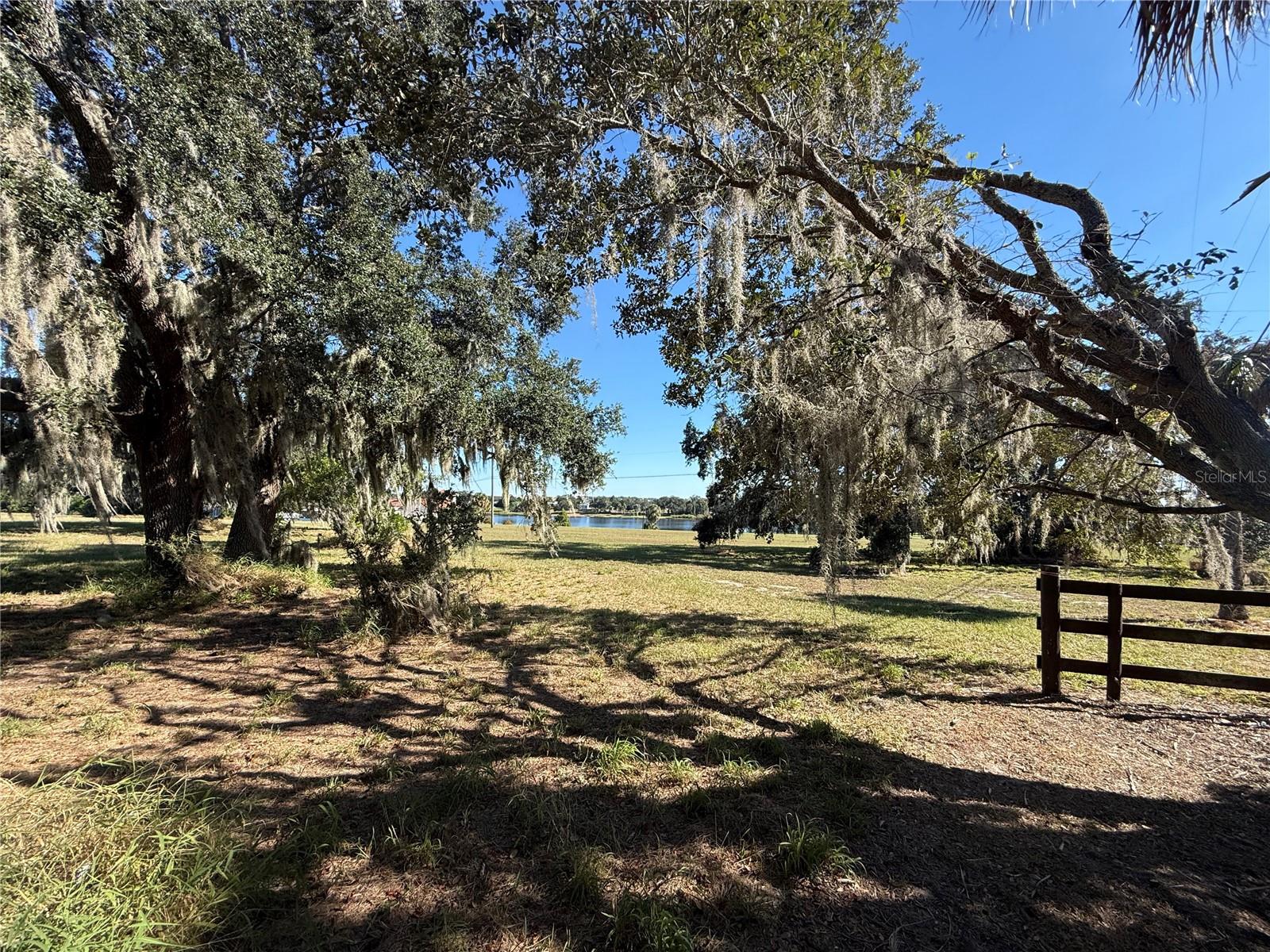 LA CASA CONDO - Residential