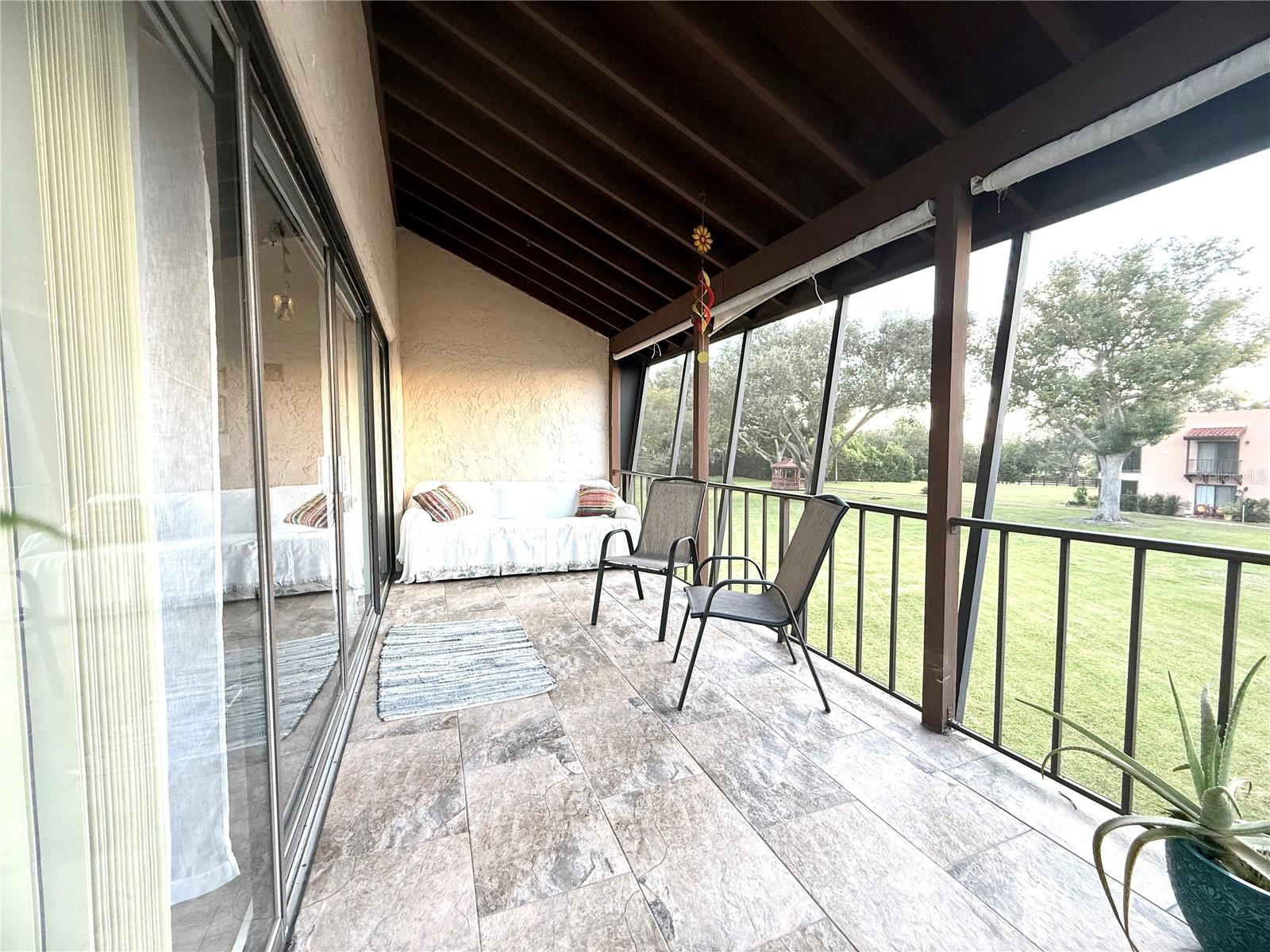 LA CASA CONDO - Residential