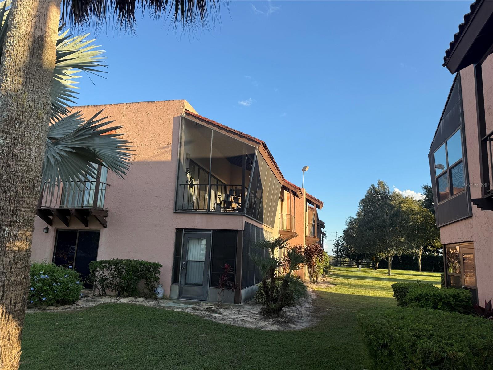 LA CASA CONDO - Residential