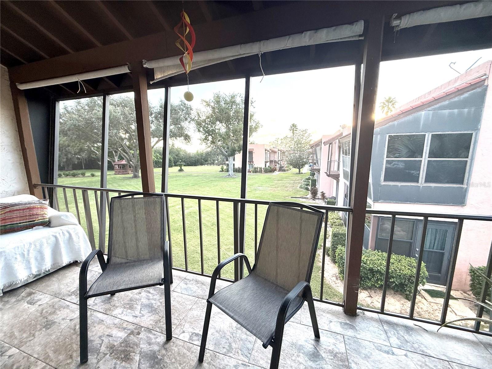 LA CASA CONDO - Residential