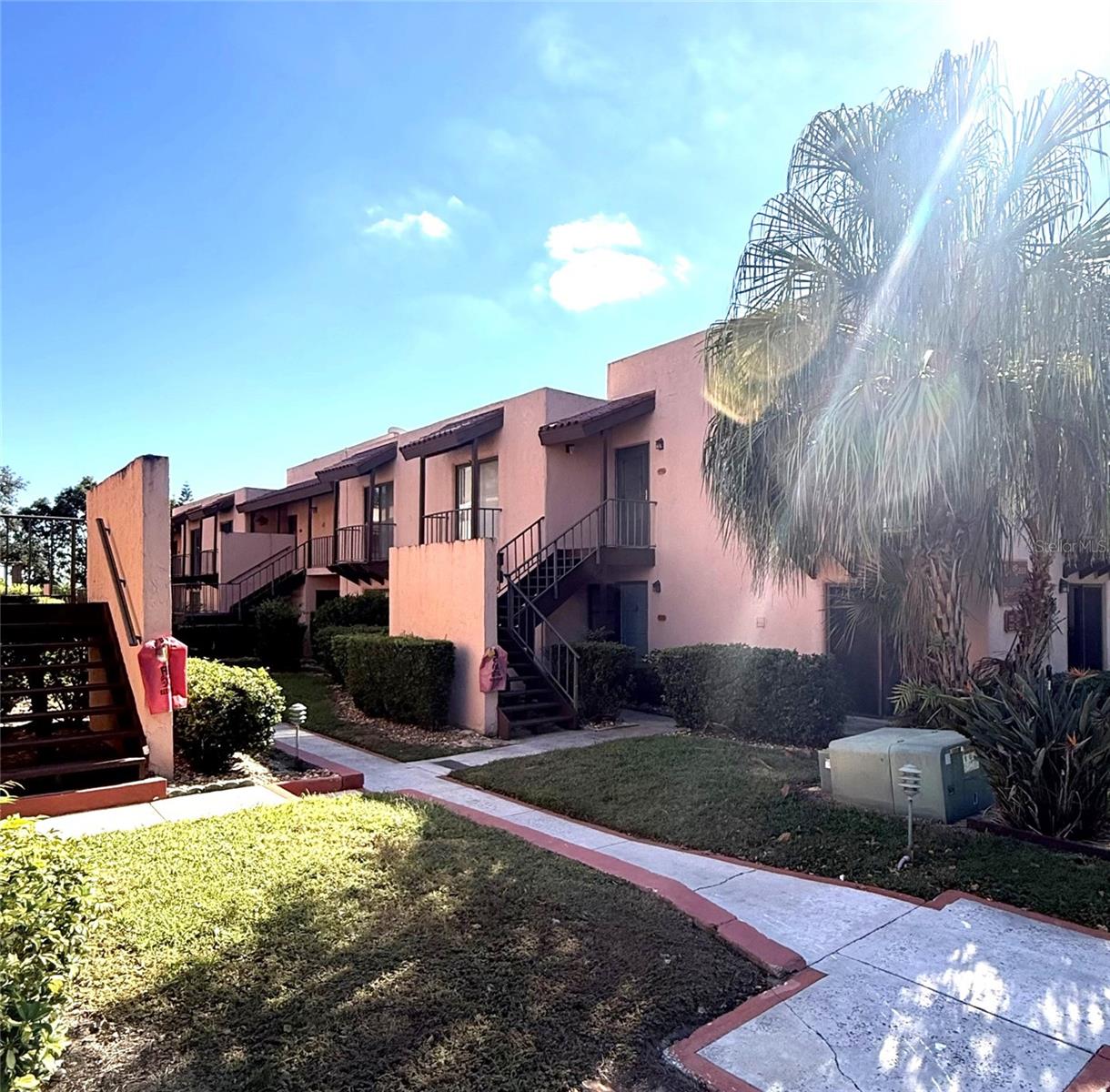 LA CASA CONDO - Residential