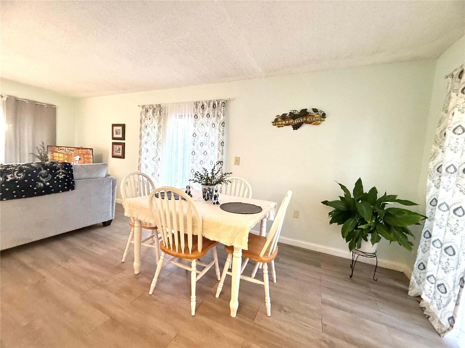 LA CASA CONDO - Residential