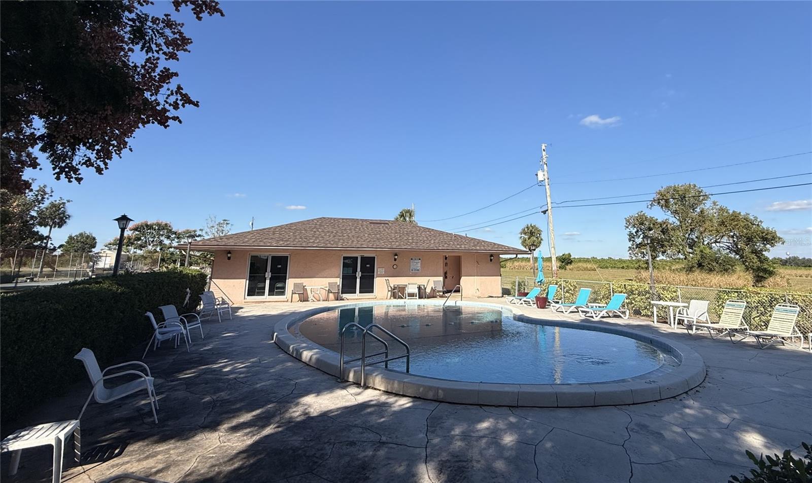 LA CASA CONDO - Residential